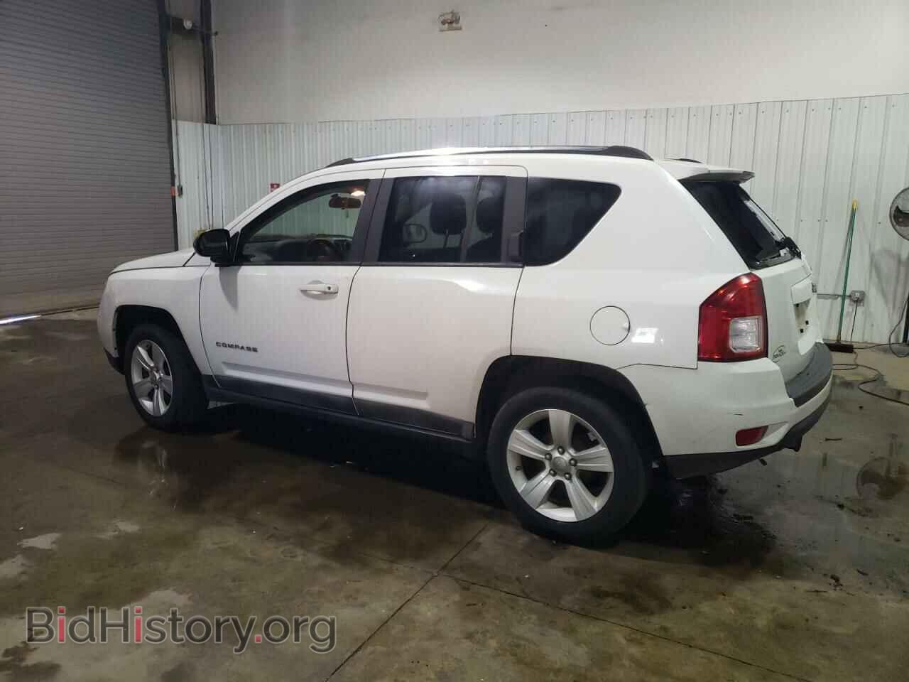2011 JEEP COMPASS - VIN: 1J4NT1FA9BD139410 - Photo 2
