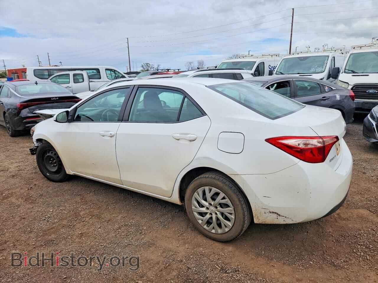 2018 TOYOTA COROLLA - VIN: 5YFBURHE9JP758833 - Фото 2