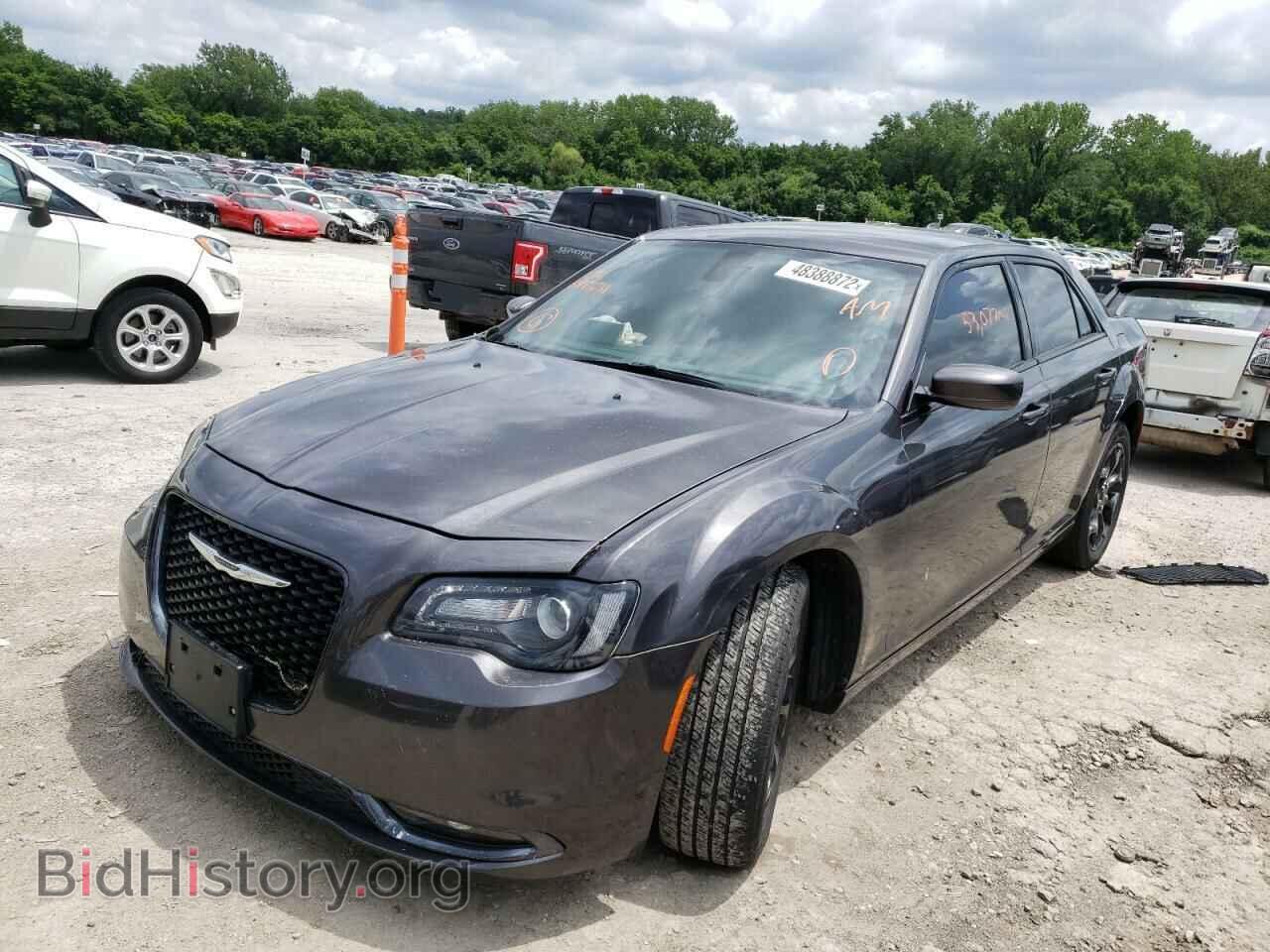 2019 CHRYSLER 300 - VIN: 2C3CCAGG7KH648631 - Фото 2