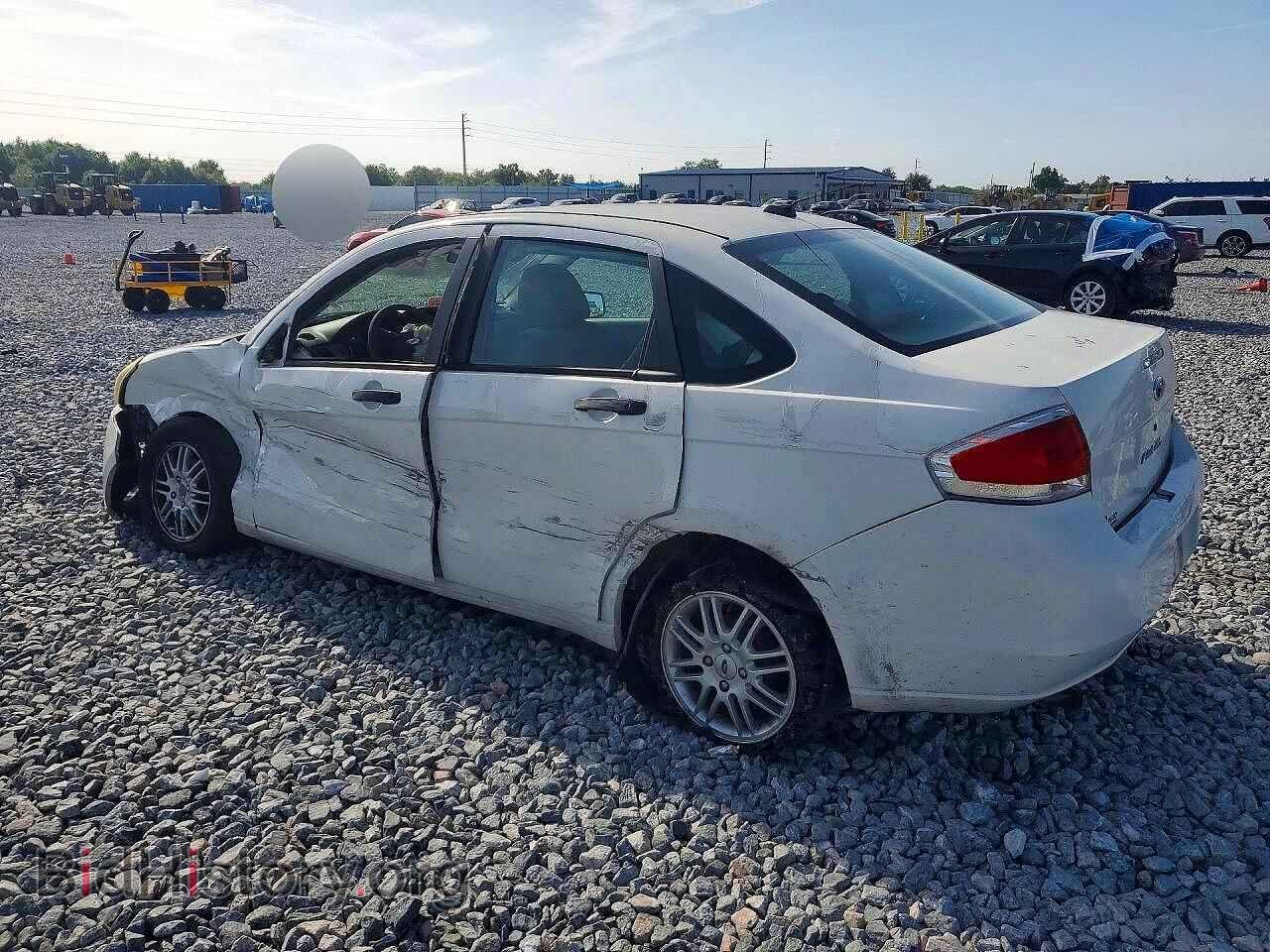 2009 FORD FOCUS - VIN: 1FAHP35N19W110012 - Photo 2