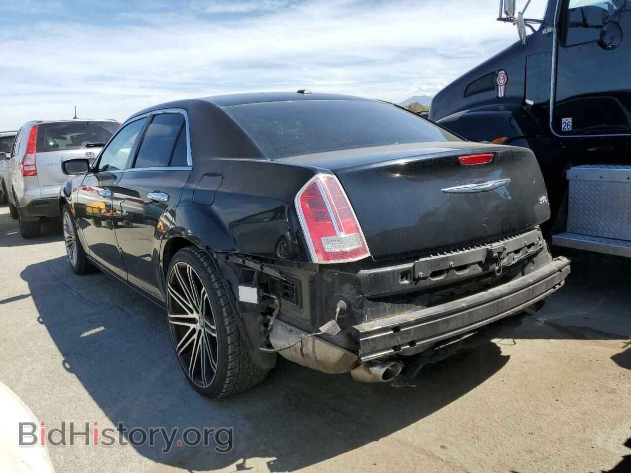 2011 CHRYSLER 300 - VIN: 2C3CA6CT6BH594034 - Фото 2