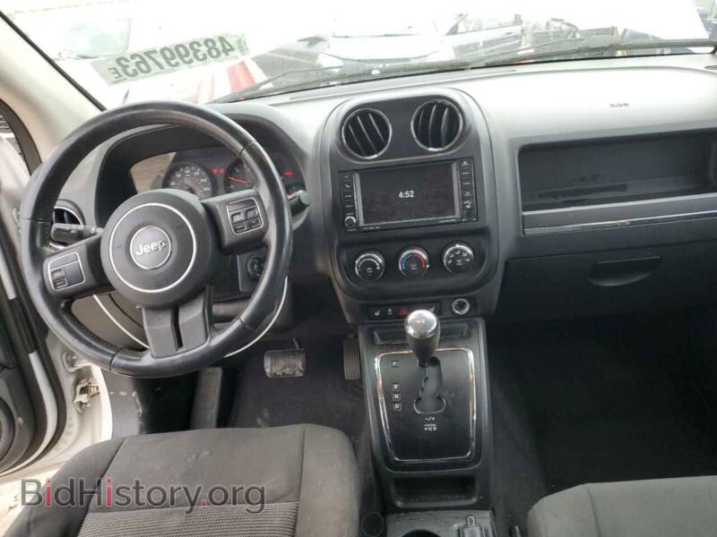 2011 Jeep COMPASS (VIN 1J4NT1FB8BD290845) — фото 8 из 13