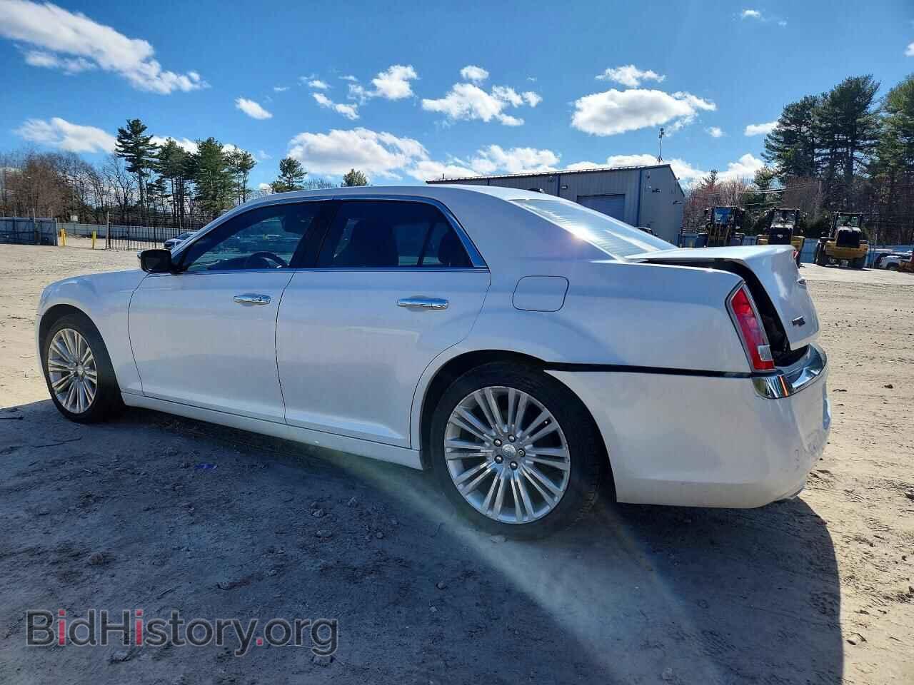 2011 CHRYSLER 300 - VIN: 2C3CA6CT8BH537401 - Photo 2