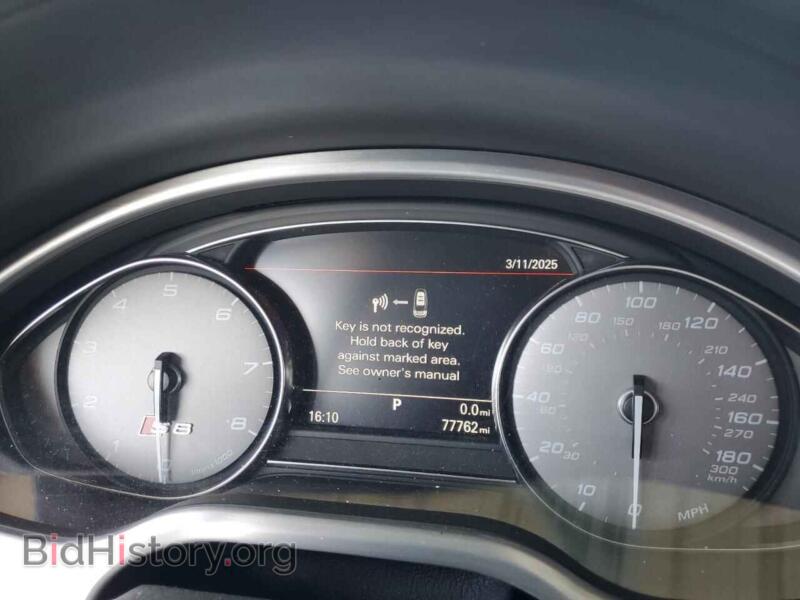 2014 Audi S8 (VIN WAUD2AFD6EN005674) — photo 9 of 12