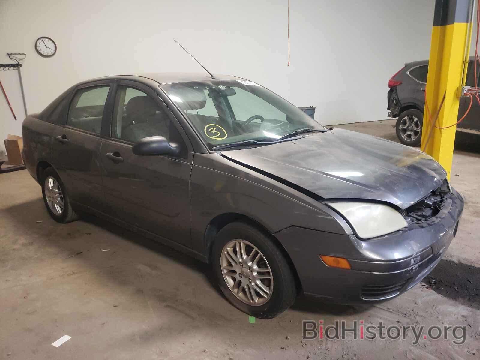 Photo 1FAFP34N86W253107 - FORD FOCUS 2006