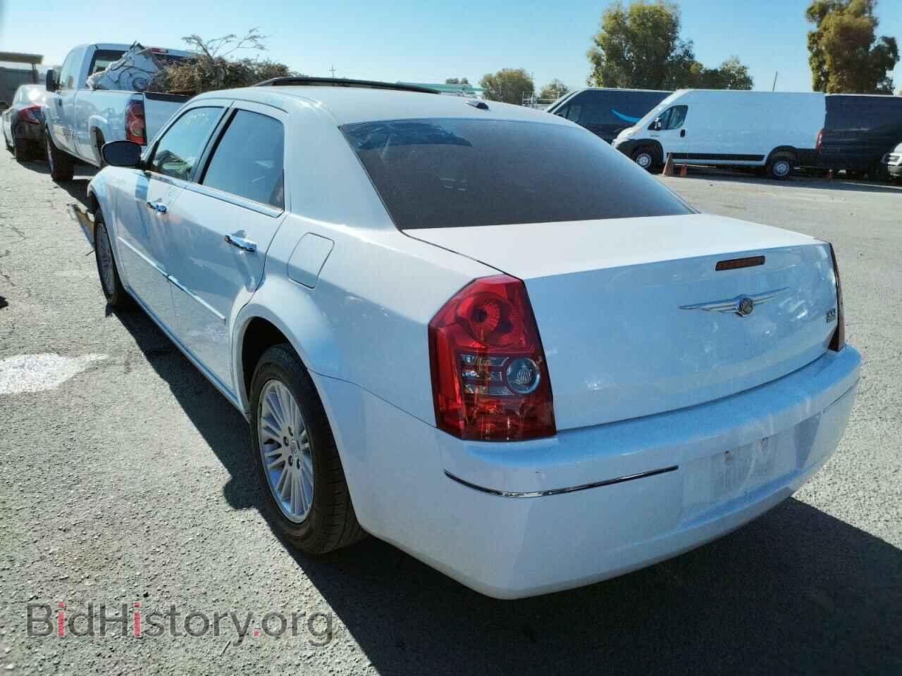 2010 CHRYSLER 300 - VIN: 2C3CA5CV5AH326005 - Фото 3