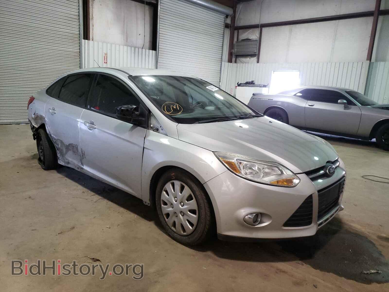 Photo 1FAHP3F26CL342795 - FORD FOCUS 2012