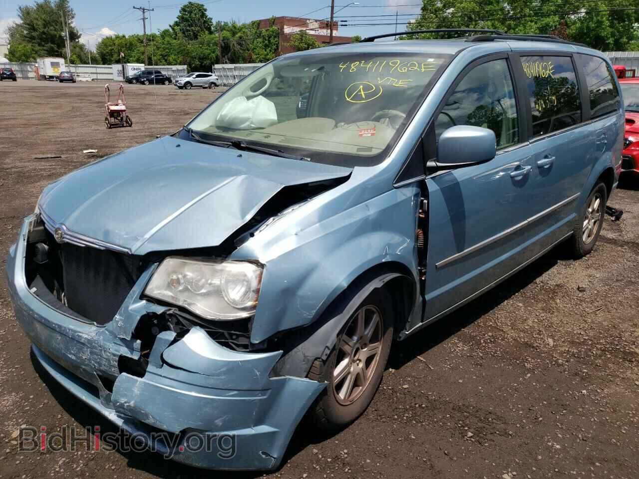 2010 CHRYSLER MINIVAN - VIN: 2A4RR5D13AR440972 - Фото 2
