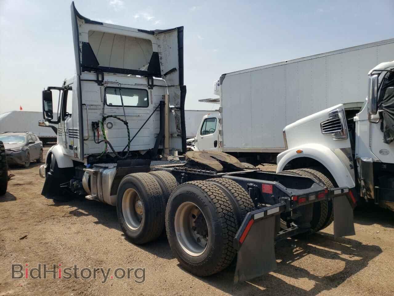 2018 VOLVO VNR - VIN: 4V4WC9EH2JN894791 - Фото 3