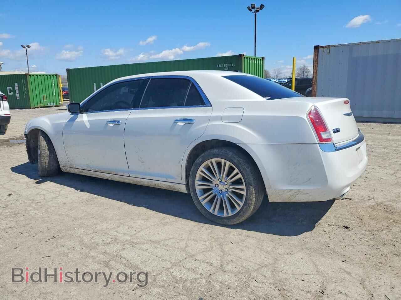 2011 CHRYSLER 300 - VIN: 2C3CA5CG2BH530215 - Фото 2