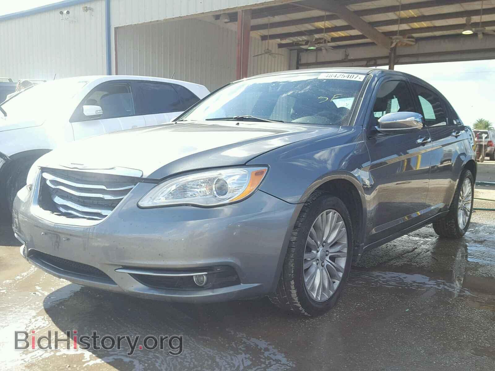 2011 CHRYSLER 200 - VIN: 1C3BC2FB8BN582766 - Photo 2