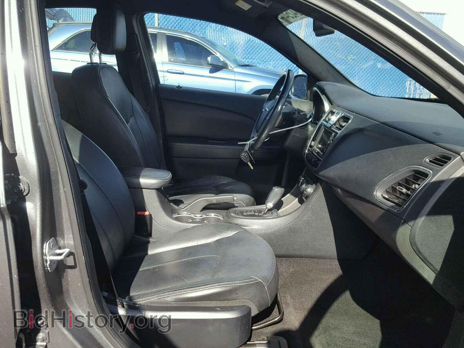 2011 CHRYSLER 200 - VIN: 1C3BC2FB8BN582766 - Photo 6