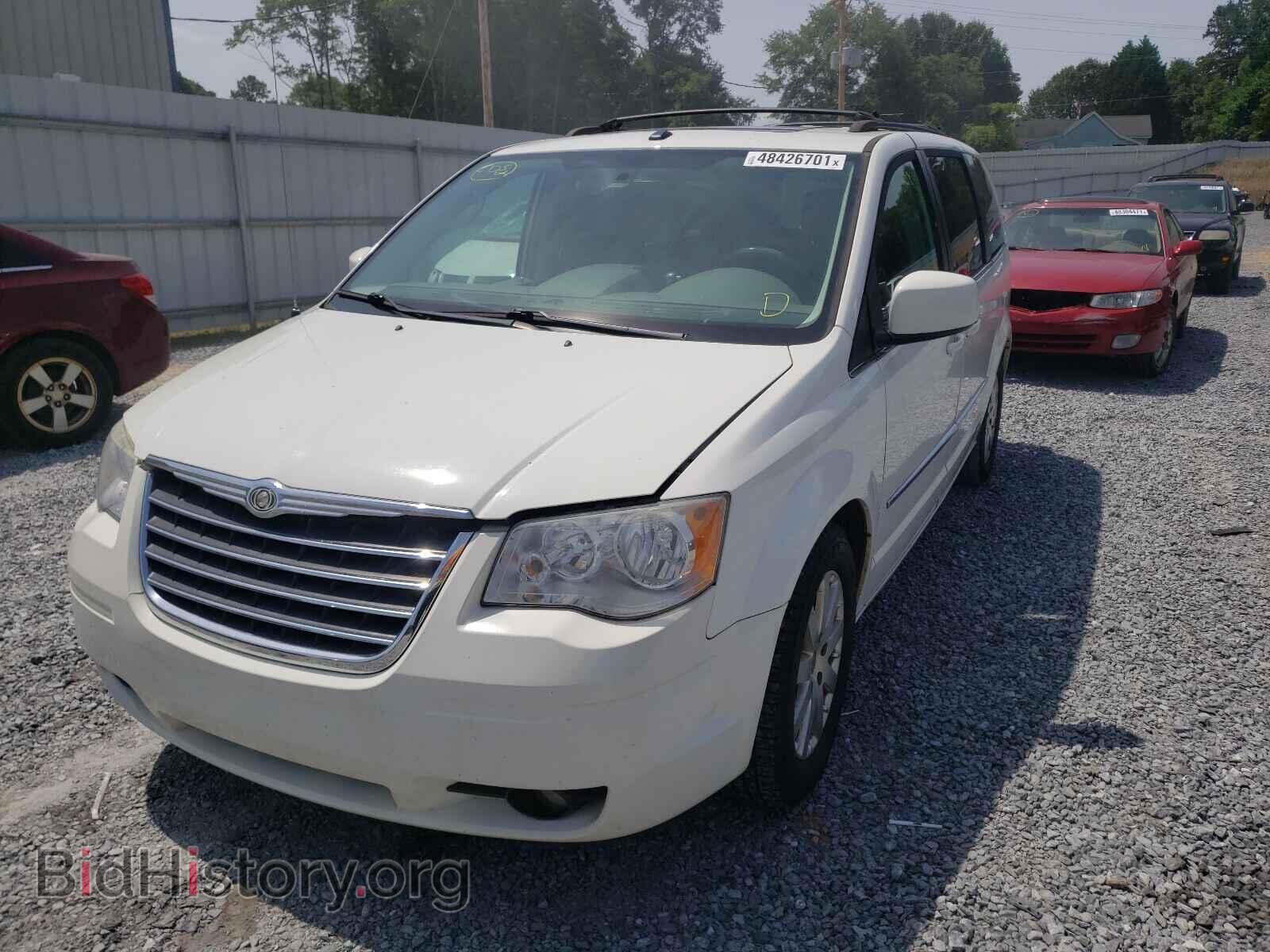 2010 CHRYSLER MINIVAN - VIN: 2A4RR5D11AR253715 - Фото 2