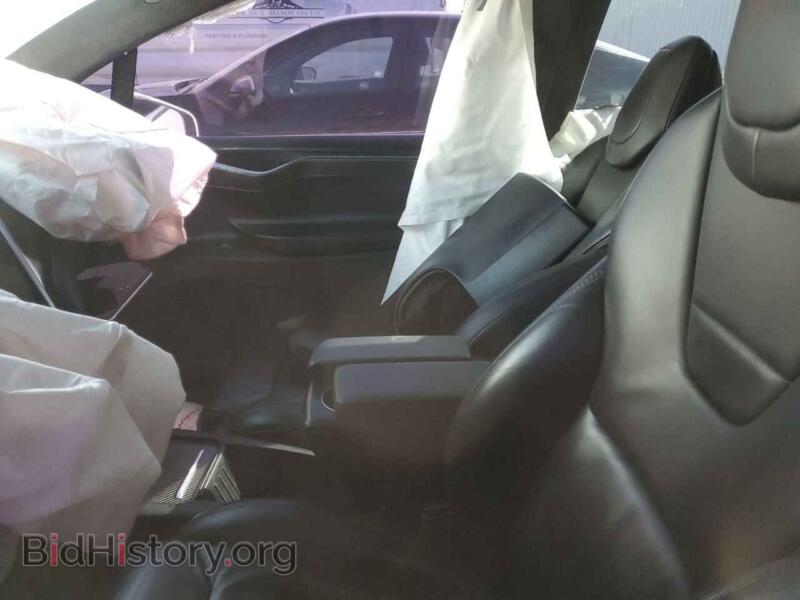 2017 Tesla MODEL X (VIN 5YJXCBE21HF054304) — photo 8 of 12