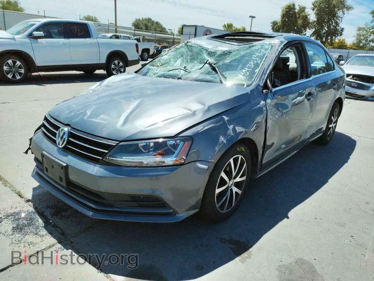 2017 VOLKSWAGEN JETTA - VIN: 3VWDB7AJXHM355663 - Фото 2