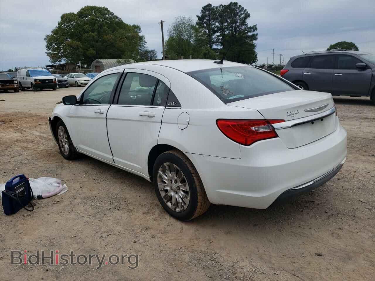 2013 CHRYSLER 200 - VIN: 1C3CCBAB7DN689807 - Фото 2