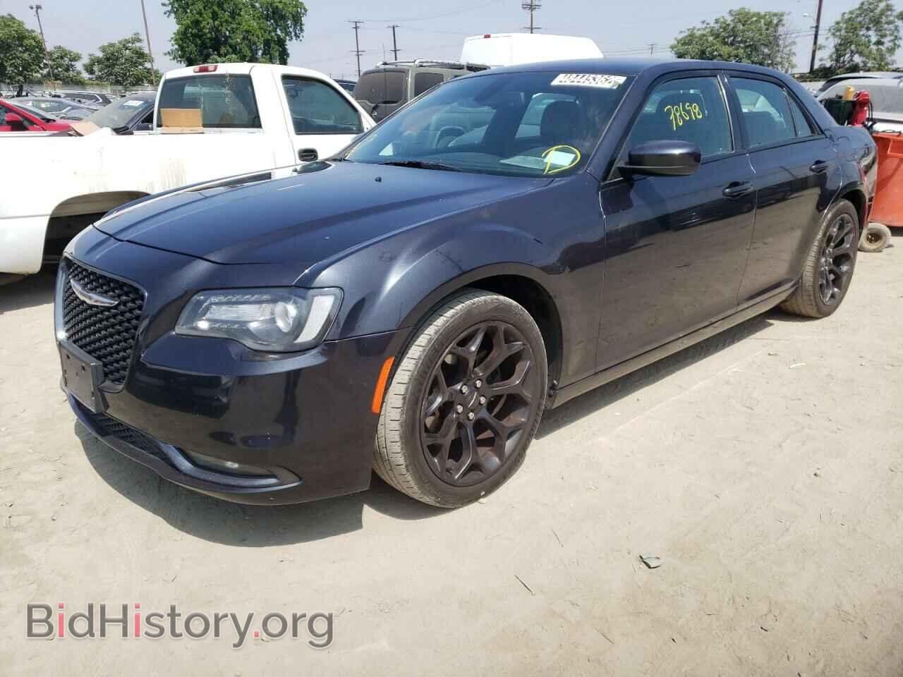 2019 CHRYSLER 300 - VIN: 2C3CCABG1KH515161 - Photo 2