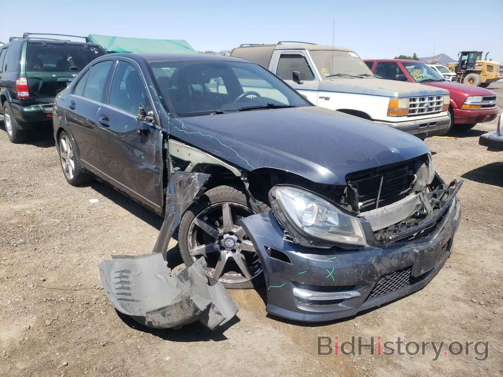 Photo WDDGF4HB8EG251797 - MERCEDES-BENZ C CLASS 2014