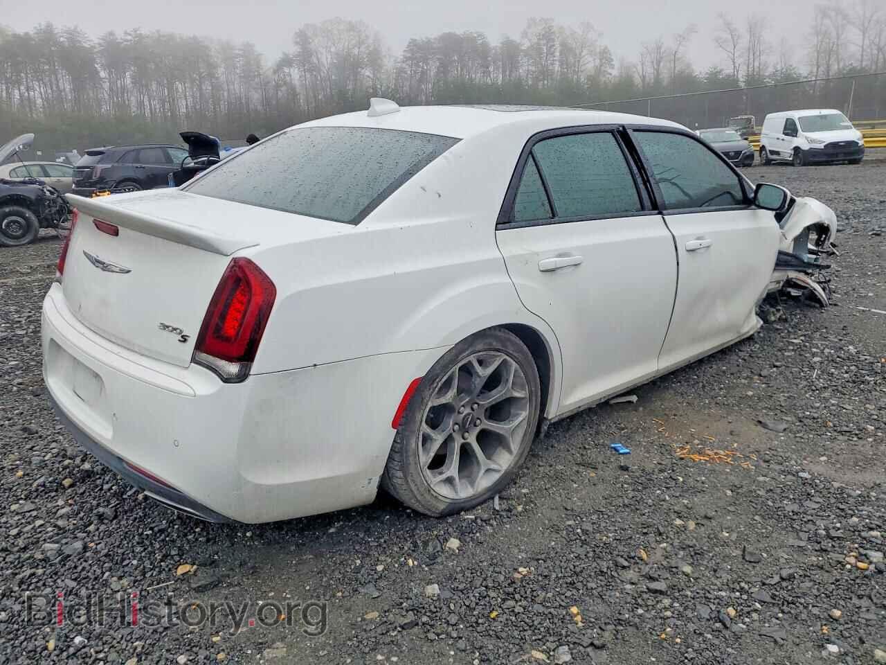 2018 CHRYSLER 300 - VIN: 2C3CCABG1JH201640 - Фото 3