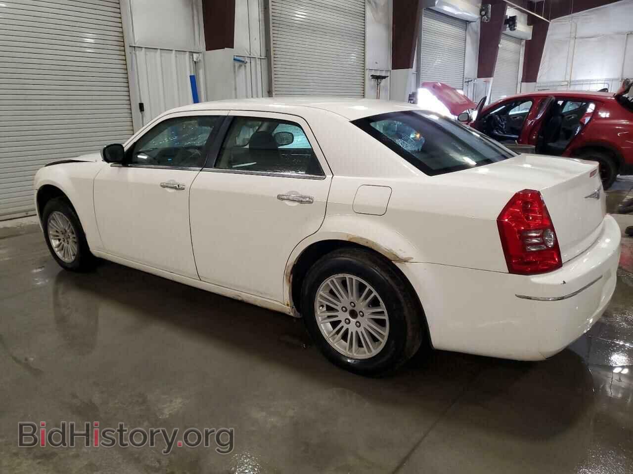 2010 CHRYSLER 300 - VIN: 2C3CA4CD2AH140052 - Фото 2