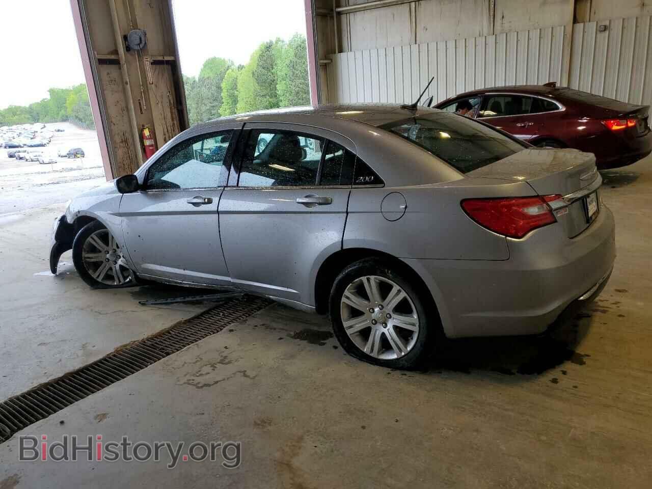 2013 CHRYSLER 200 - VIN: 1C3CCBAB7DN660419 - Фото 2