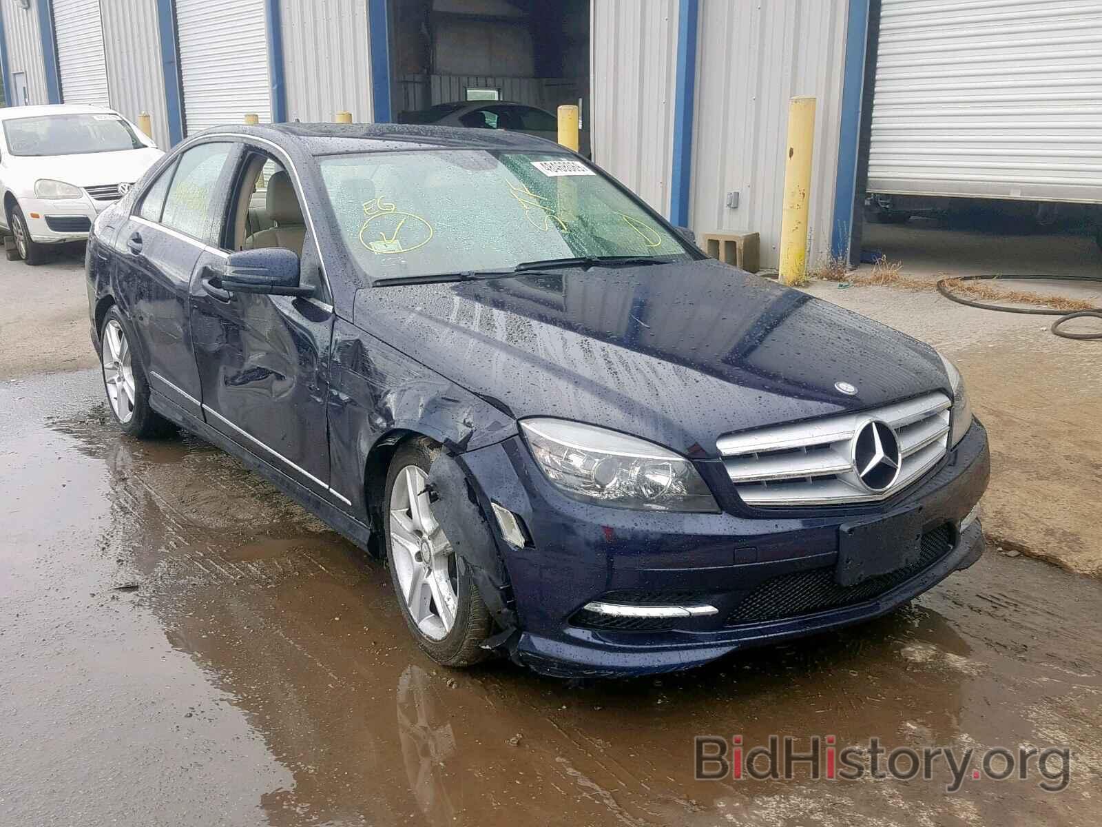 Photo WDDGF8BB2BR146141 - MERCEDES-BENZ C CLASS 2011