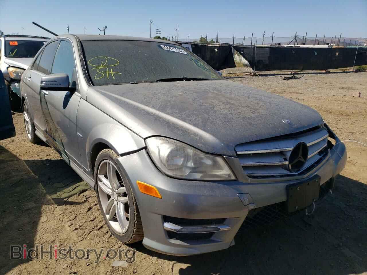 Photo WDDGF4HB3CA623014 - MERCEDES-BENZ C-CLASS 2012