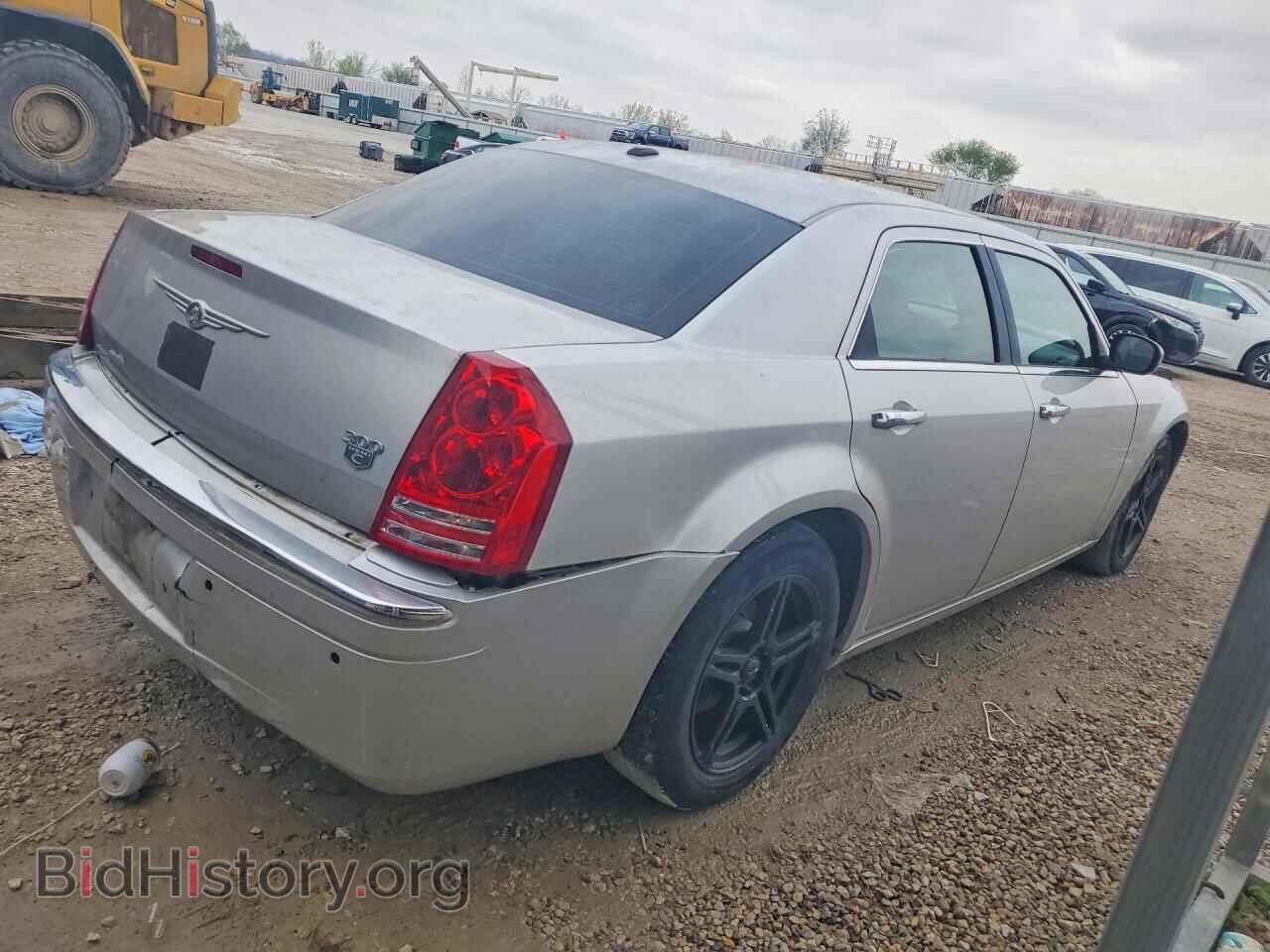2010 CHRYSLER 300 - VIN: 2C3CA6CT6AH145323 - Фото 3