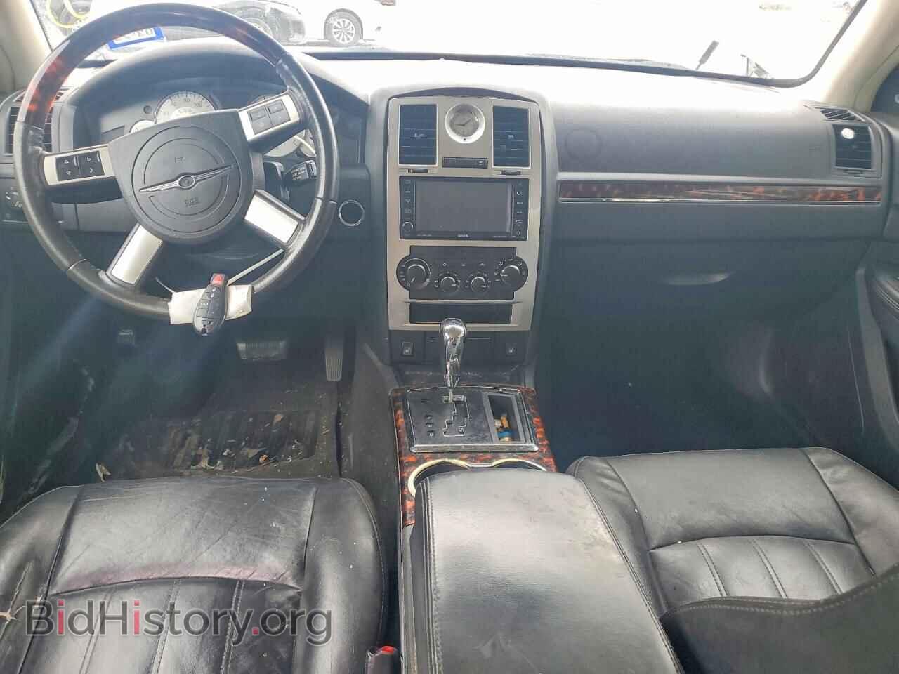 2010 CHRYSLER 300 - VIN: 2C3CA6CT6AH145323 - Фото 8