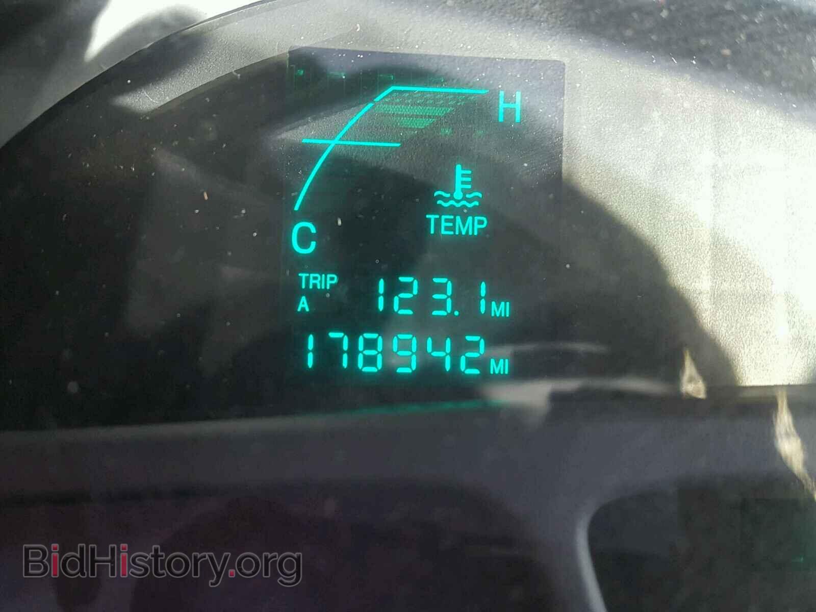 2004 CADILLAC DEVILLE - VIN: 1G6KD54Y44U231740 - Photo 8