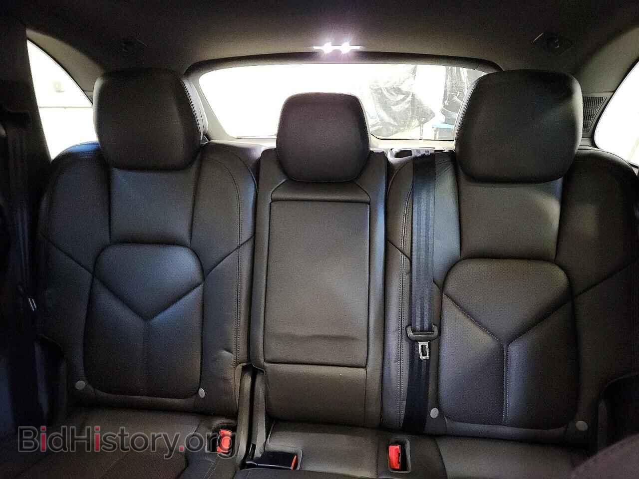 2016 PORSCHE CAYENNE - VIN: WP1AA2A20GLA04621 - Photo 10