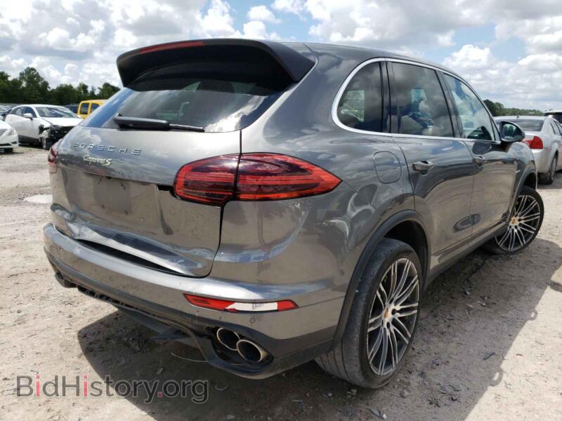 2016 Porsche CAYENNE (VIN WP1AE2A28GLA64540) — фото 4 из 10