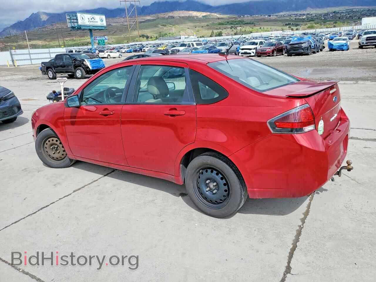 2011 FORD FOCUS - VIN: 1FAHP3GN8BW153295 - Photo 2