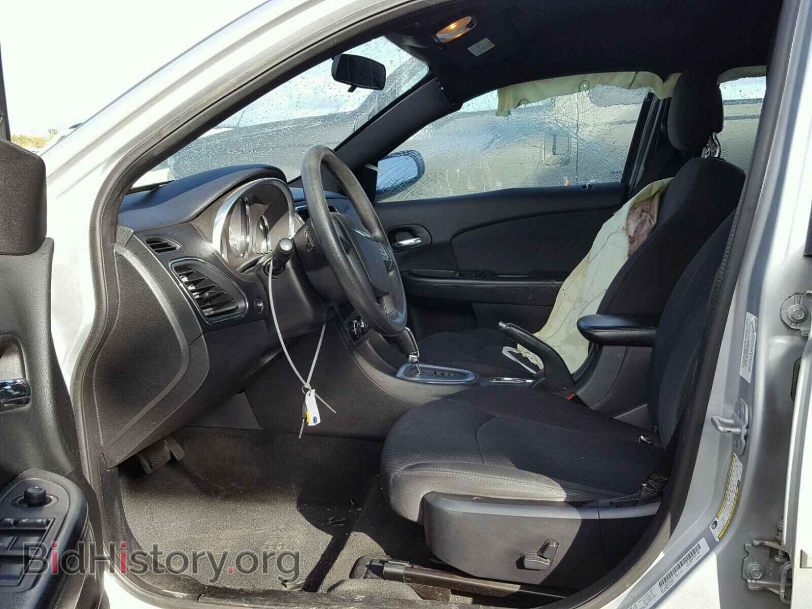 2012 CHRYSLER 200 - VIN: 1C3CCBAG1CN241136 - Фото 5