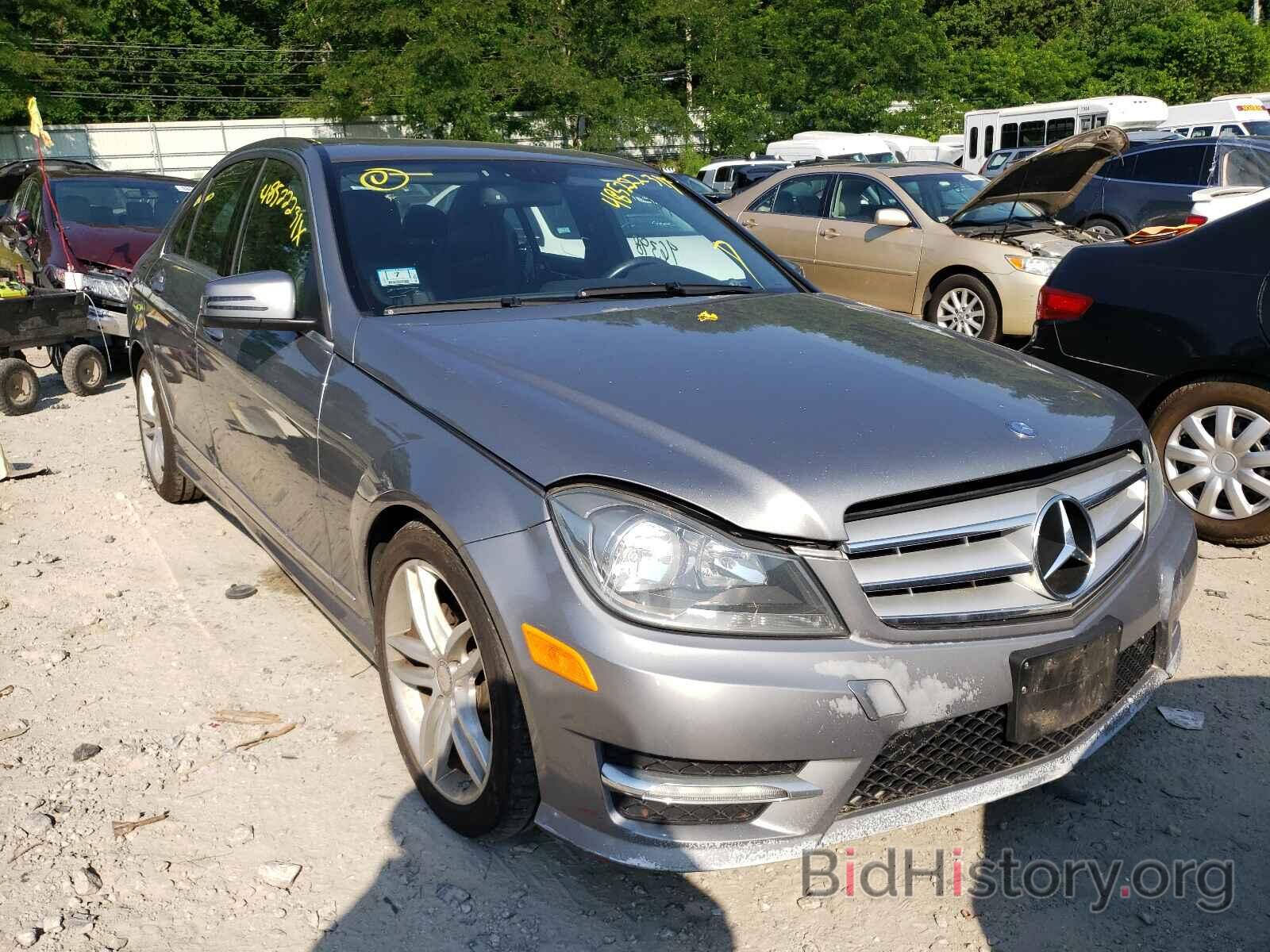 Photo WDDGF8BB6CR196669 - MERCEDES-BENZ C-CLASS 2012