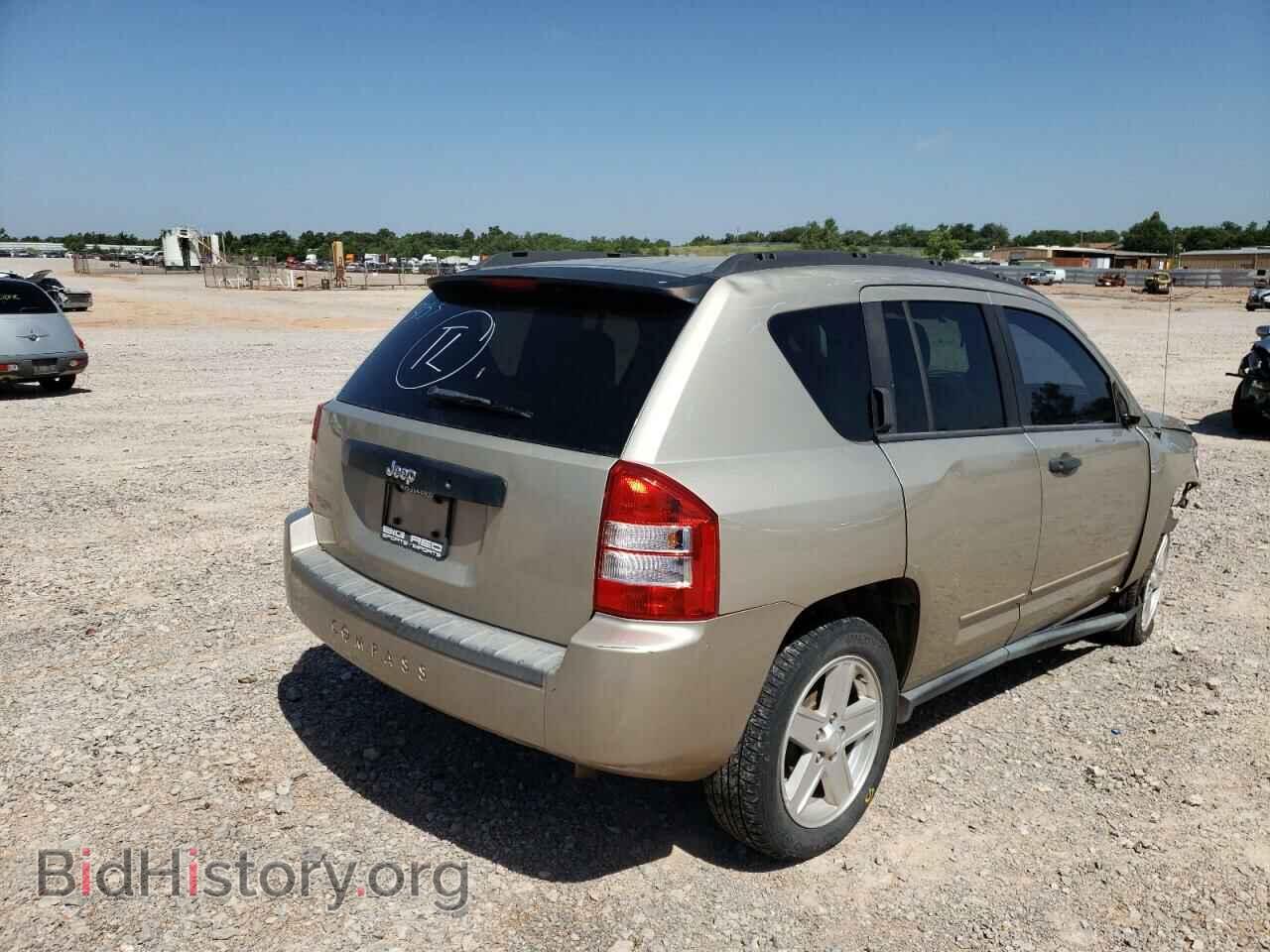 2010 JEEP COMPASS - VIN: 1J4NT1FB2AD624981 - Фото 4