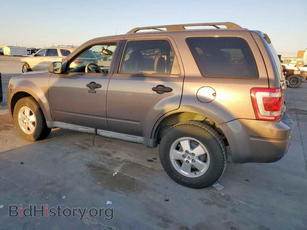 2011 FORD ESCAPE - VIN: 1FMCU0D75BKC22917 - Фото 2