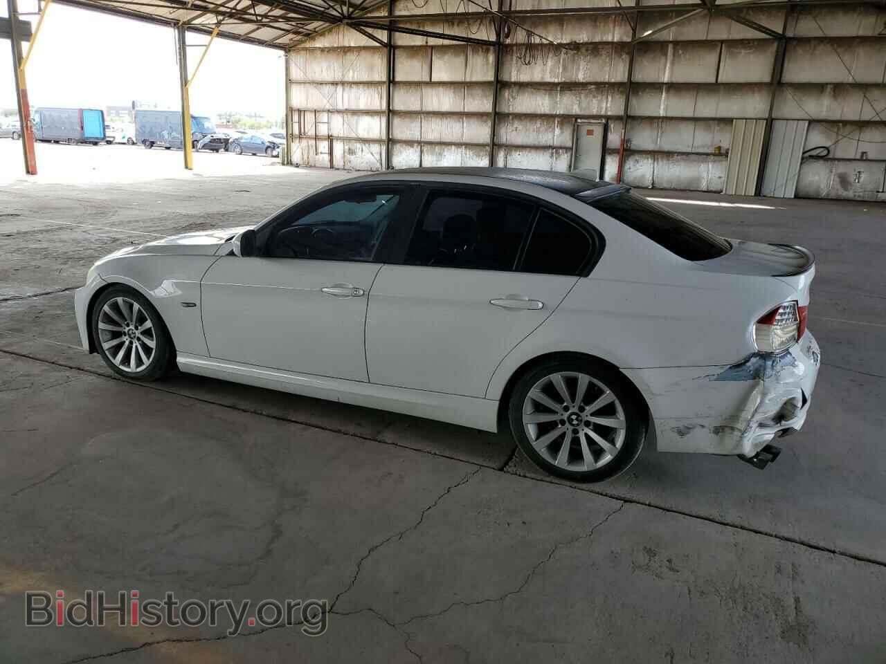 2011 BMW 3 SERIES - VIN: WBAPH5C51BA445983 - Фото 2