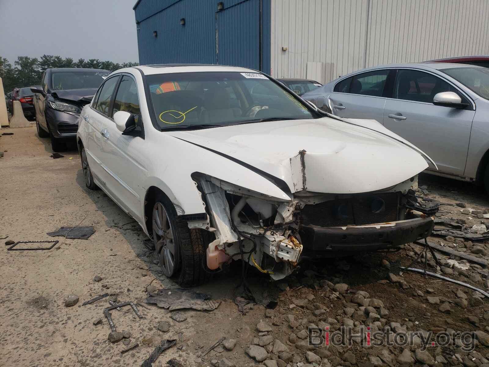 Photo 1HGCP3F89CA008444 - HONDA ACCORD 2012