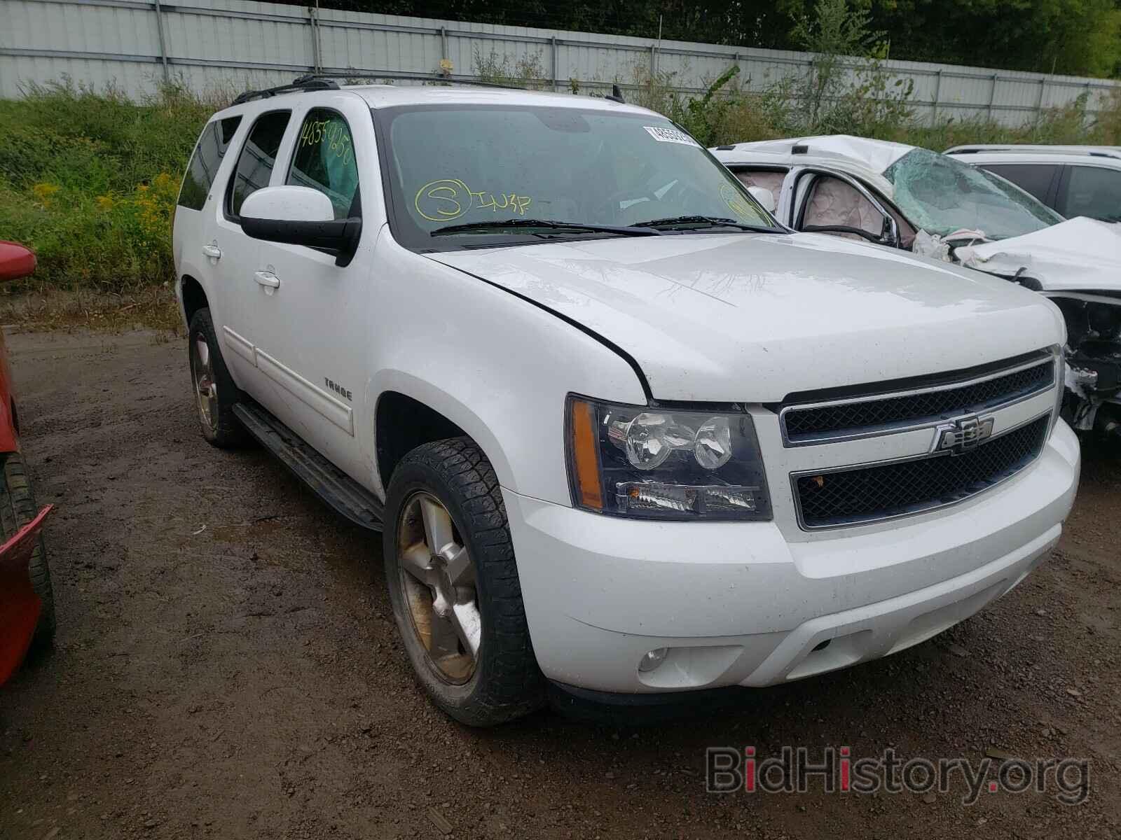 Photo 1GNSCBE05BR384626 - CHEVROLET TAHOE 2011