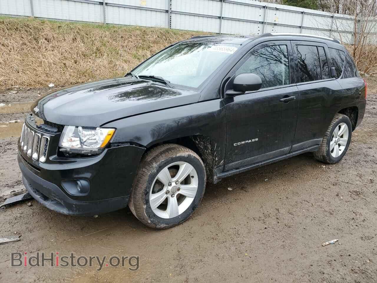 Photo 1J4NF1FB5BD135905 - JEEP COMPASS 2011