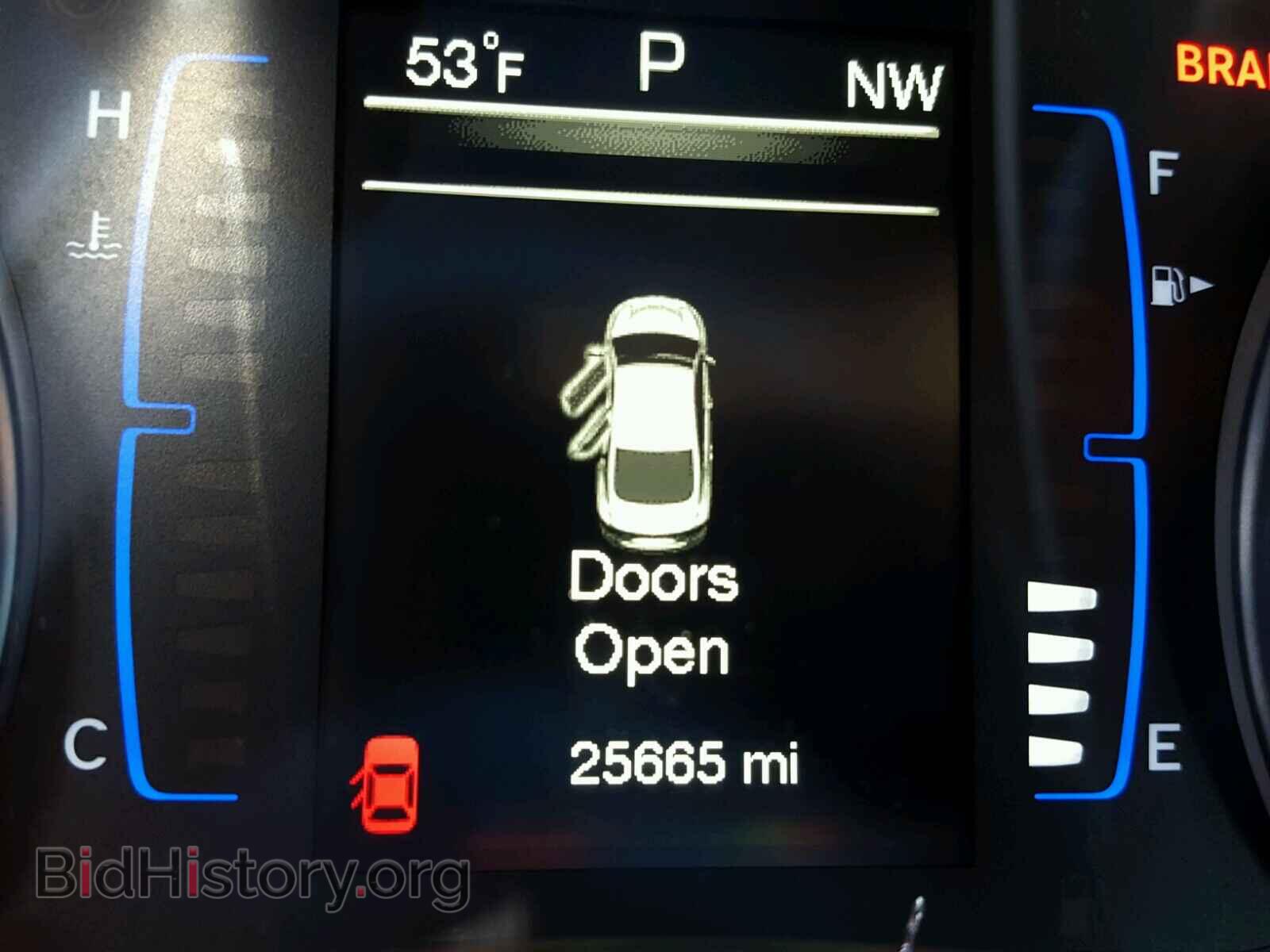 2016 CHRYSLER 200 - VIN: 1C3CCCAB5GN117497 - Фото 8