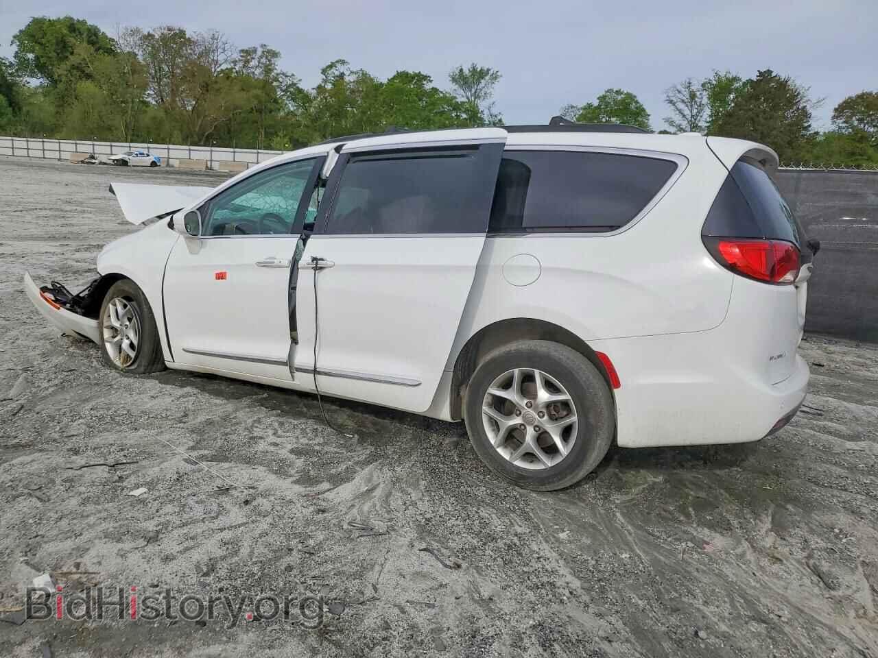 2017 CHRYSLER PACIFICA - VIN: 2C4RC1BGXHR810221 - Фото 2