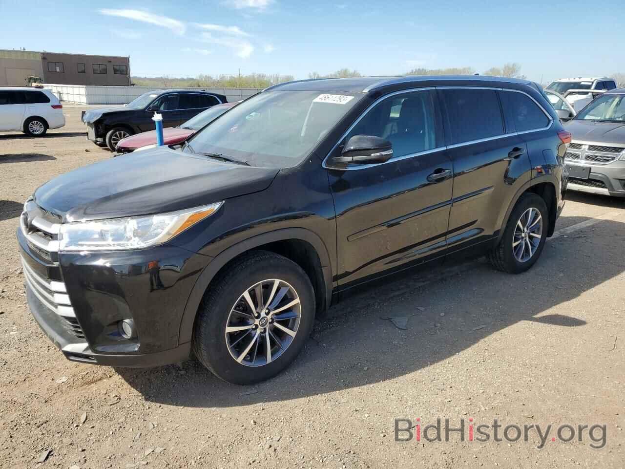 Фотография 5TDJZRFH5JS529678 - TOYOTA HIGHLANDER 2018