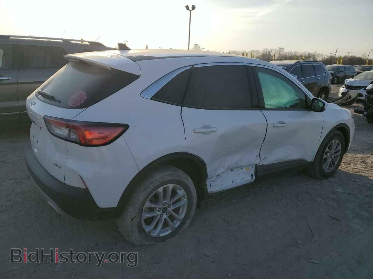 2021 FORD ESCAPE - VIN: 1FMCU9G63MUB15590 - Фото 3