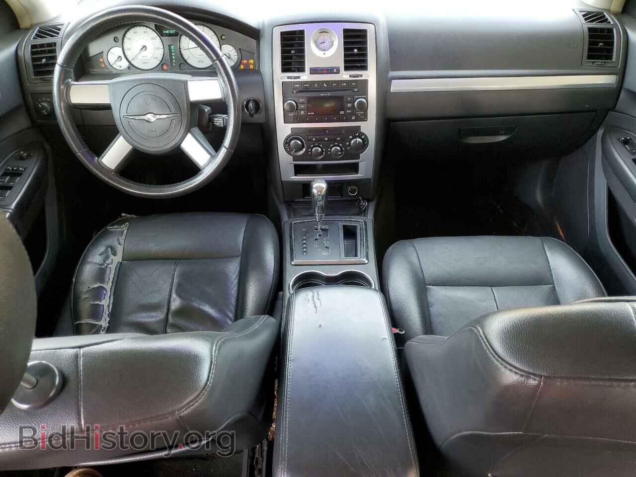 2010 CHRYSLER 300 - VIN: 2C3CA5CV5AH225207 - Фото 8