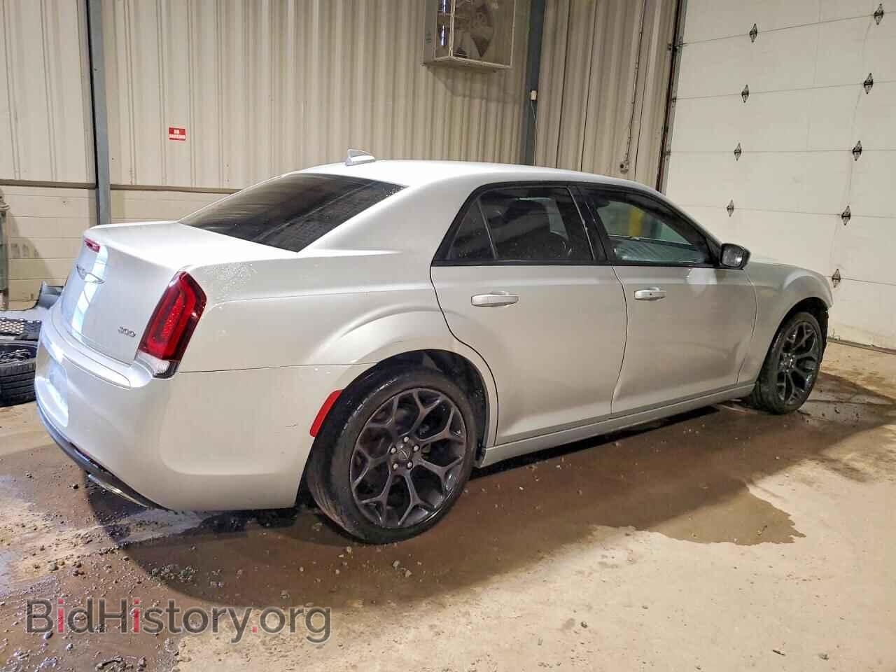 2019 CHRYSLER 300 - VIN: 2C3CCAAG3KH580465 - Фото 3