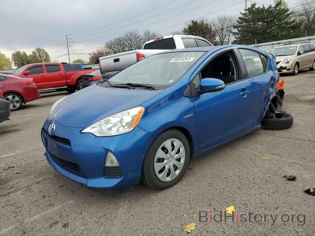Toyota Prius c 2014