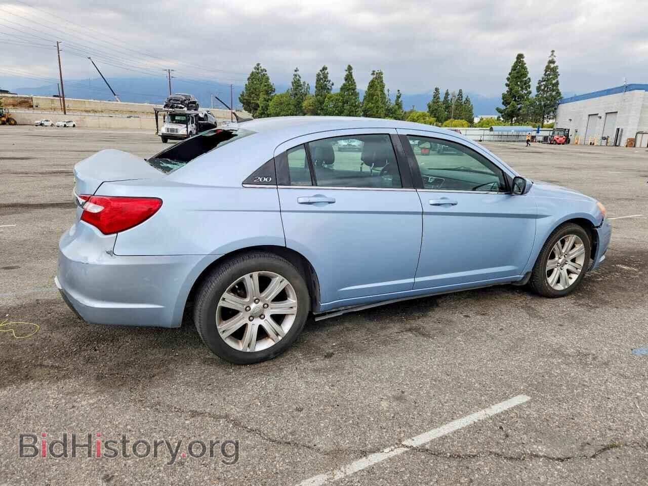 2013 CHRYSLER 200 - VIN: 1C3CCBAB2DN698740 - Фото 3