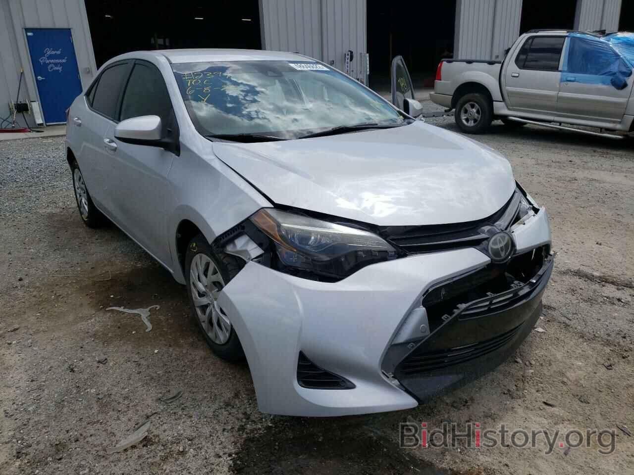 Photo 5YFBURHE7HP661091 - TOYOTA COROLLA 2017